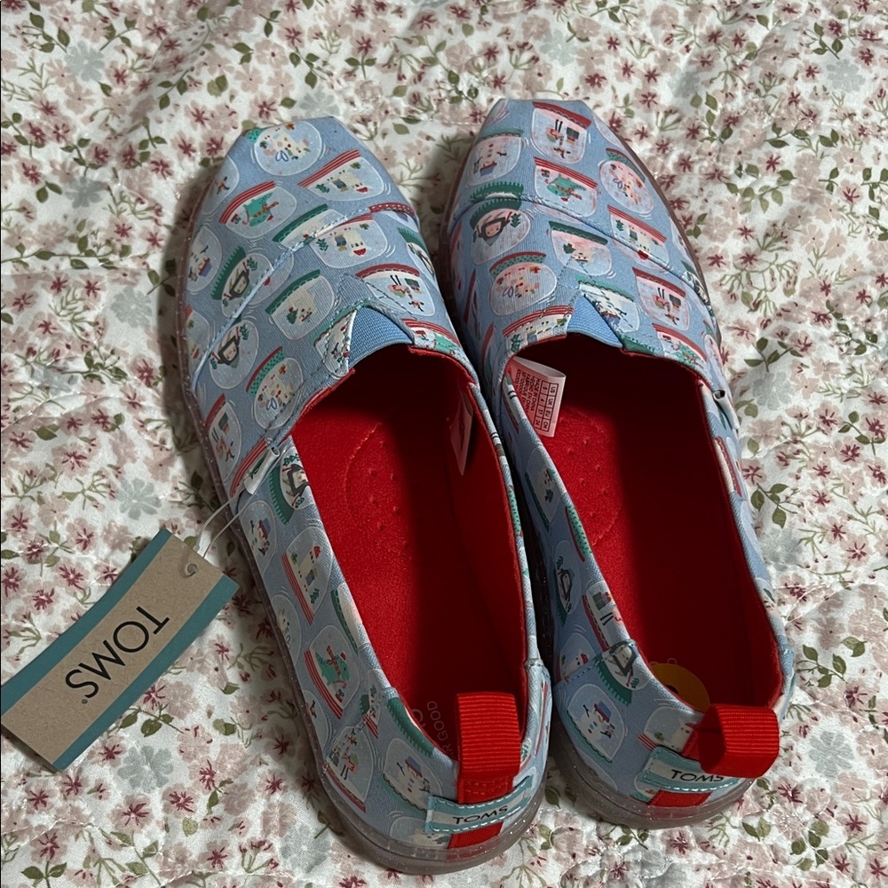 Toms Kids Slip-On Sneakers in Light Blue with Red Lining